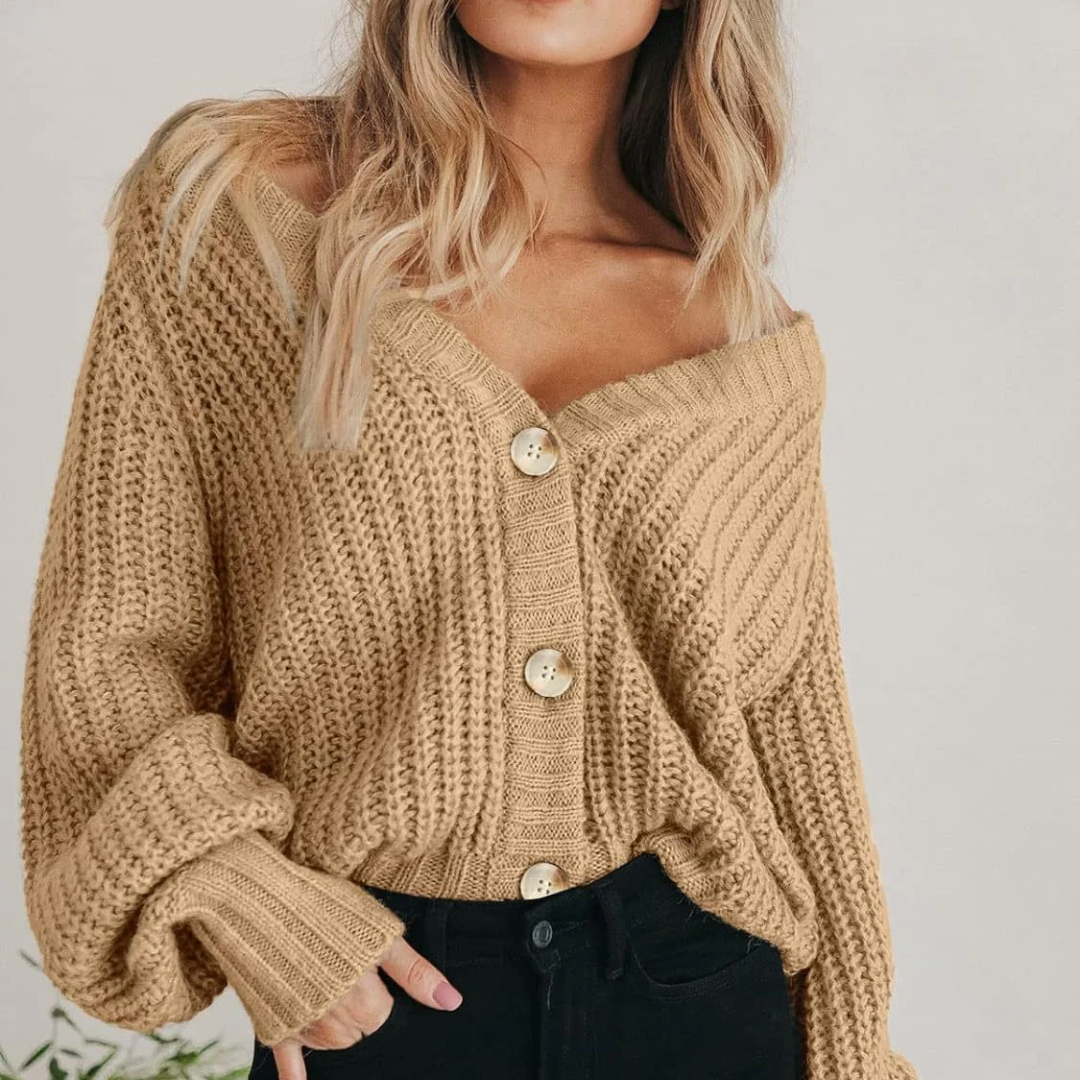 Studio Harvyn | Women - Chunky Knit Cardigan - Button Front Style