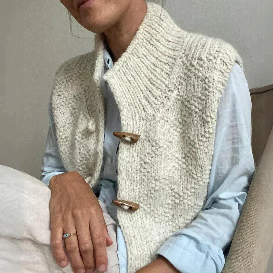 Studio Harvyn | Women - Beige Gilet - Stand Collar & Toggle Fastening