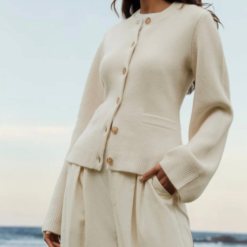 Studio Harvyn | Women – Flared Sleeve Cardigan - Casual Comfort
