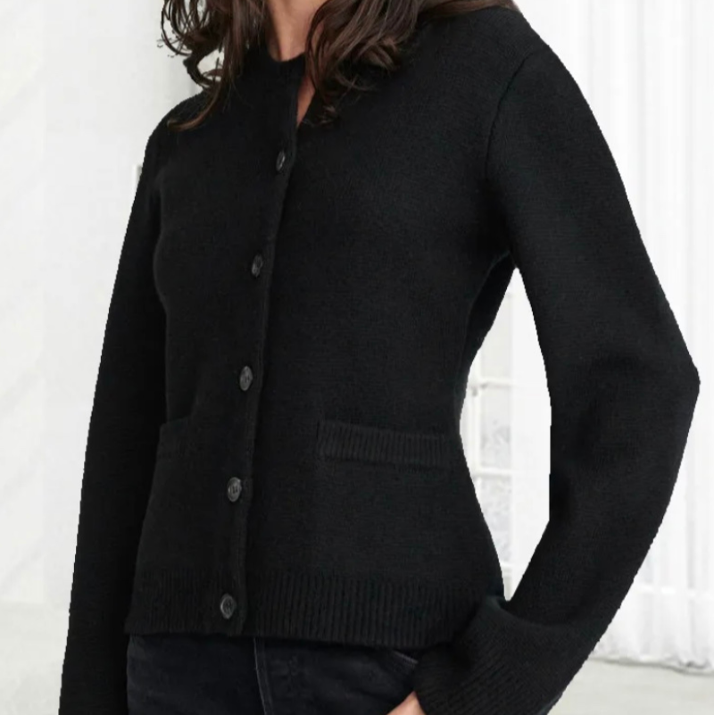 Studio Harvyn | Women – Flared Sleeve Cardigan - Casual Comfort
