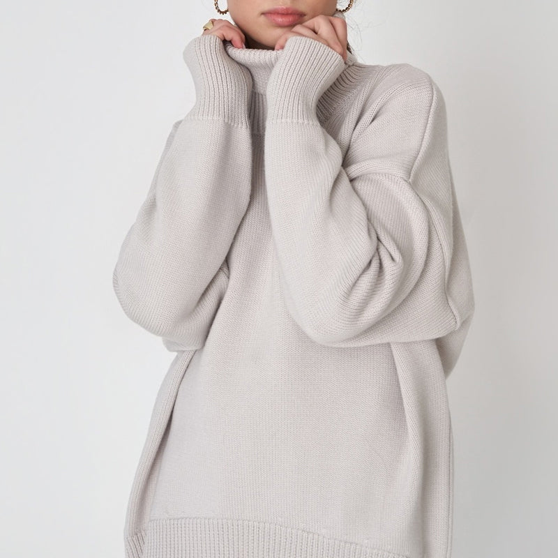 Studio Harvyn | Women - Roll Neck Jumper – Oversized Fit