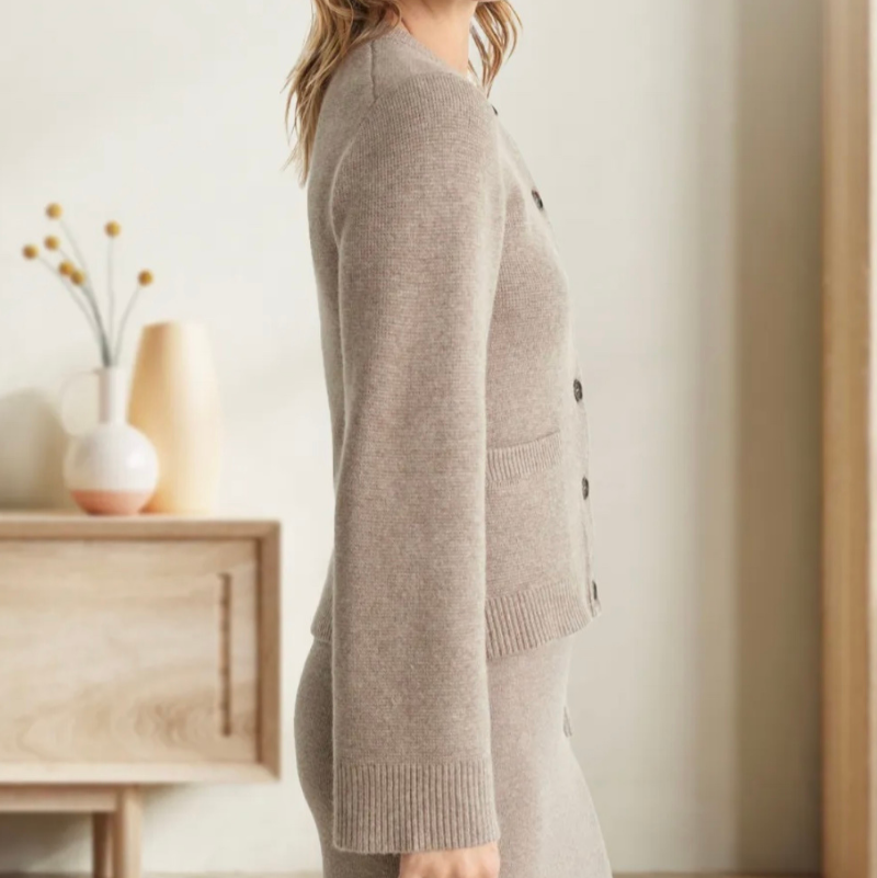 Studio Harvyn | Women – Flared Sleeve Cardigan - Casual Comfort