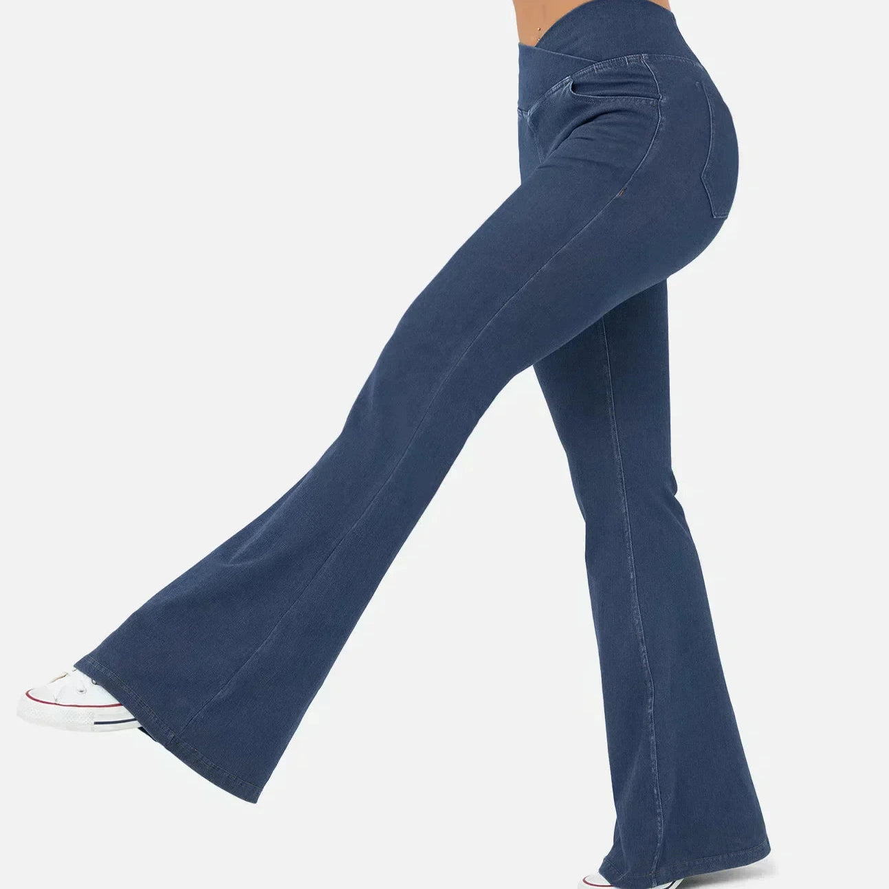 Studio Harvyn | Women – High-Waisted Flared Jeans - Crisscross Style