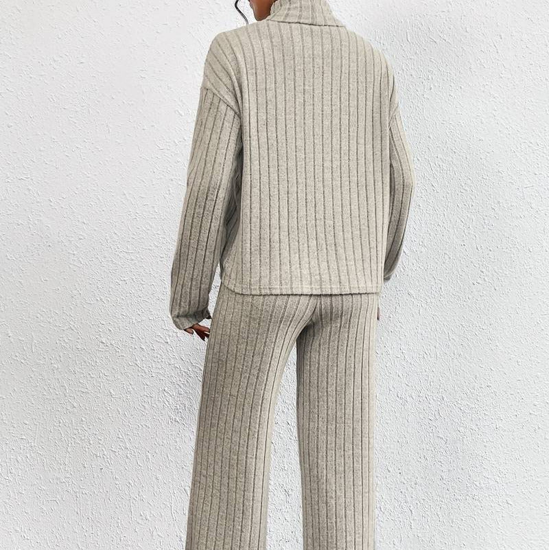 Studio Harvyn | Women - Two-Piece Set - Turtleneck Sweater & Wide Pants