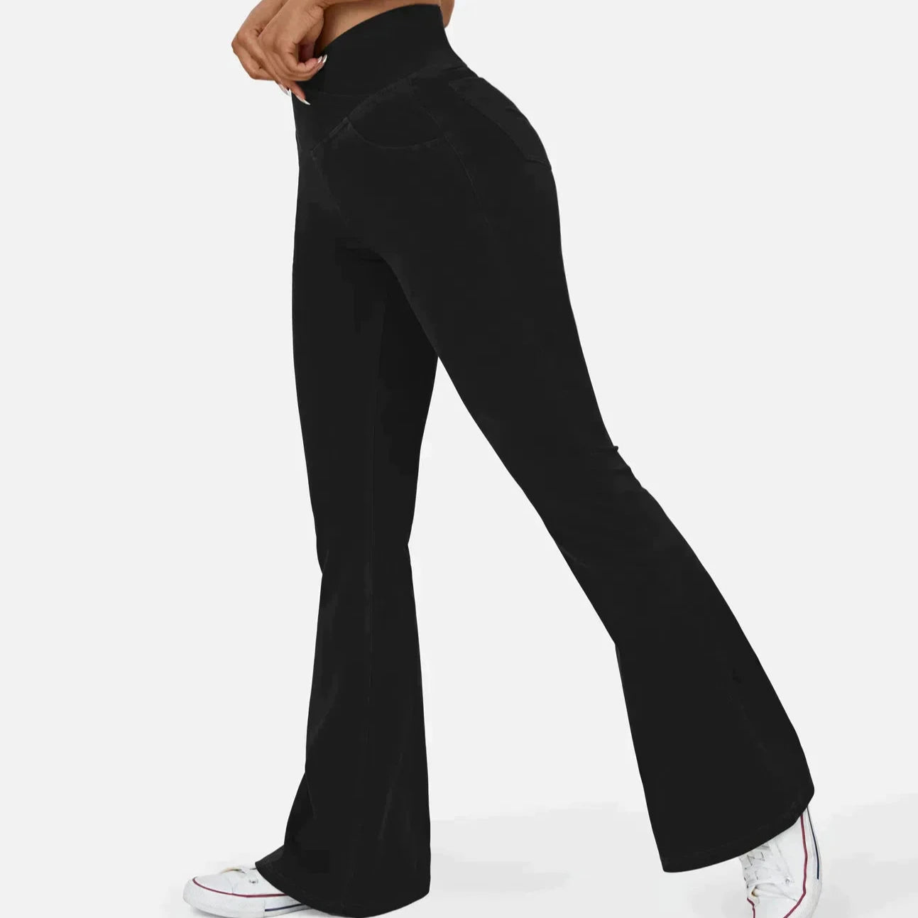 Studio Harvyn | Women – High-Waisted Flared Jeans - Crisscross Style