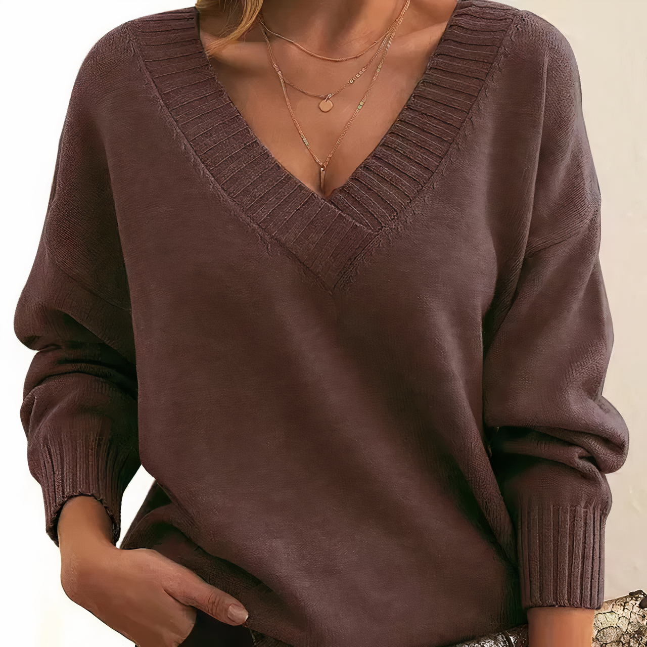 Studio Harvyn | Women - V-Neck Jumper - Ribbed Cuffs