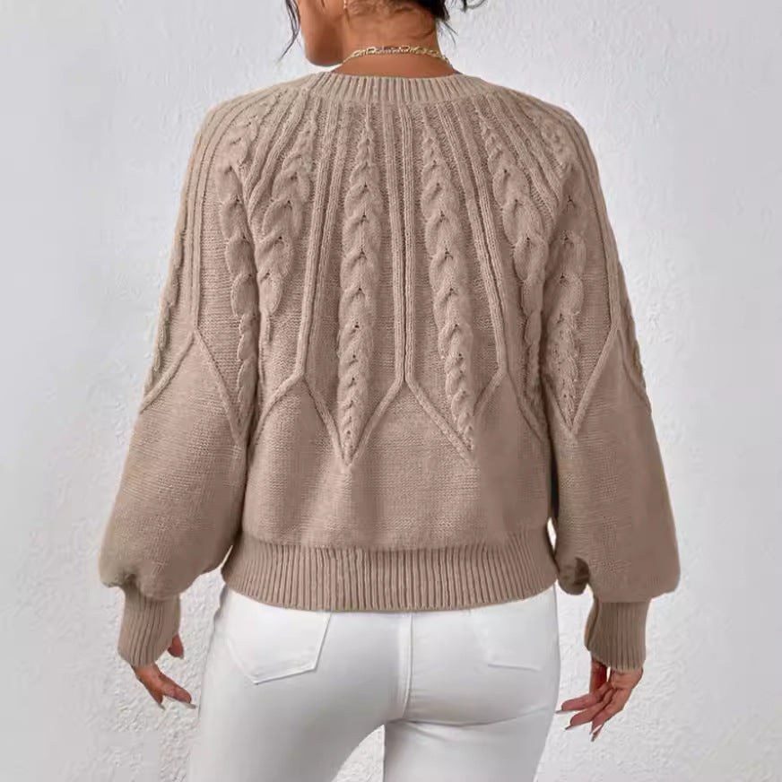Studio Harvyn | Women - Cable Pattern Knitted Jumper - Wide Cut