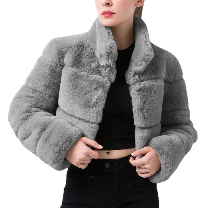Studio Harvyn | Women - Fashionable Short Jacket - Faux Fur