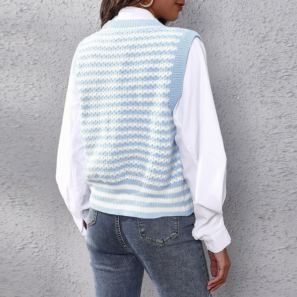 Studio Harvyn | Women – Knitted Waistcoat - Zigzag Design