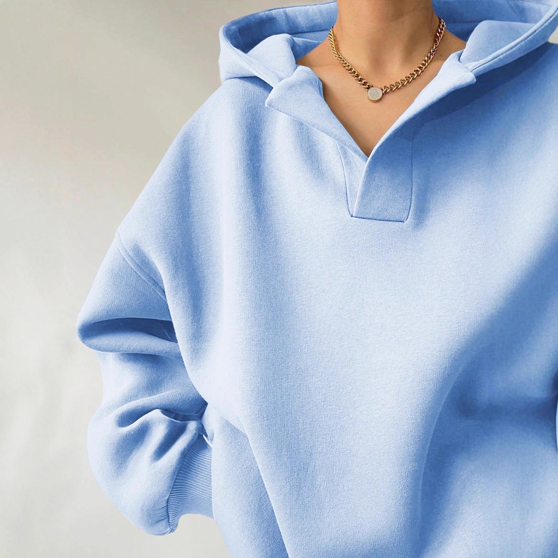 Studio Harvyn | Women - Oversized Hooded Jumper with V-Neck