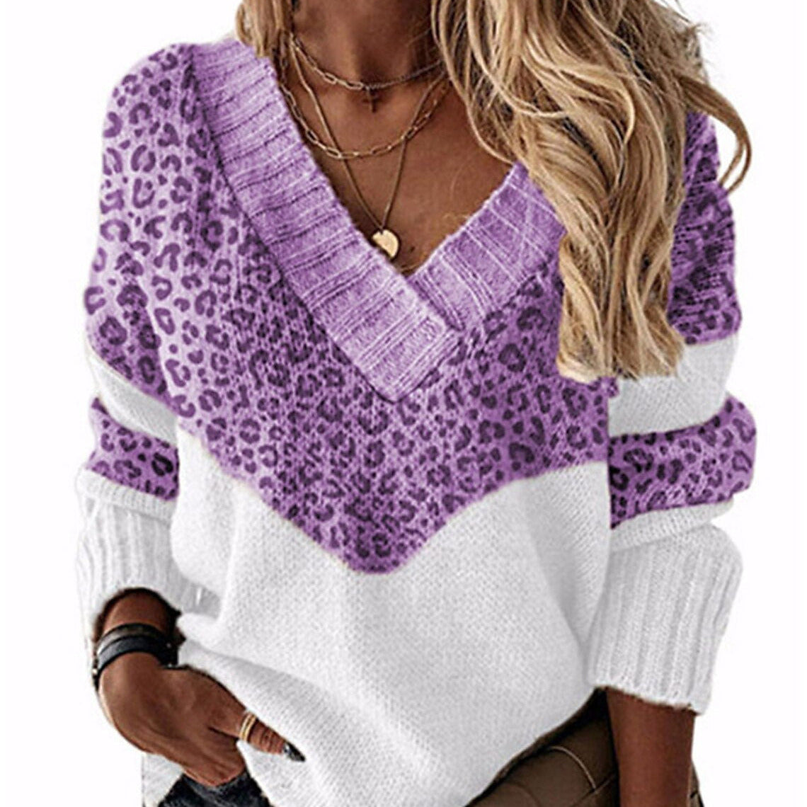 Studio Harvyn | Women - V-Neck Leopard Print Jumper - Stylish Knit