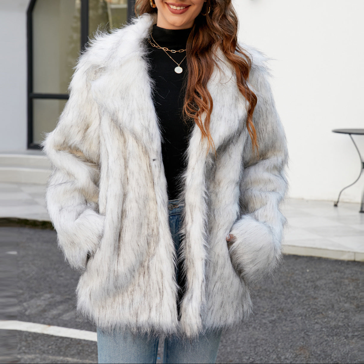 Studio Harvyn | Women - Elegant Faux Fur Jacket - Soft Collar