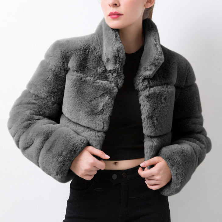 Studio Harvyn | Women - Fashionable Short Jacket - Faux Fur