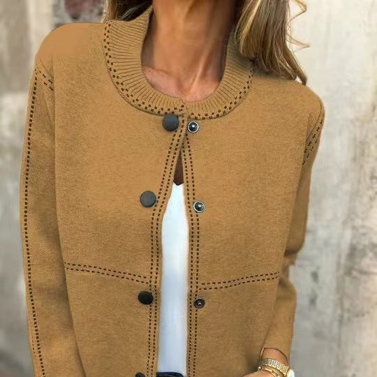 Studio Harvyn | Women - Elegant Button Cardigan - Neckline Details