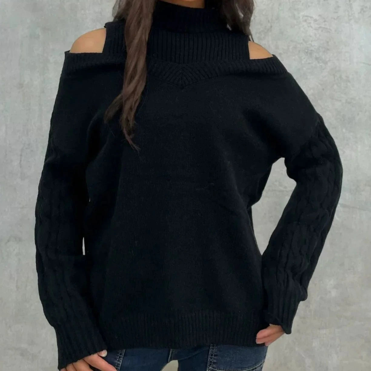 Studio Harvyn | Women – Off-Shoulder Cable Knit Sweater - Relaxed Fit