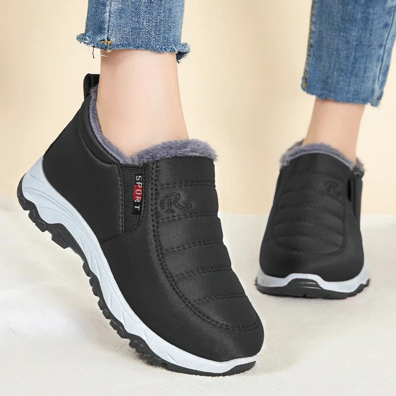 Studio Harvyn | Women –  Stylish Winter Slip-On Boots - Zip Enclosure