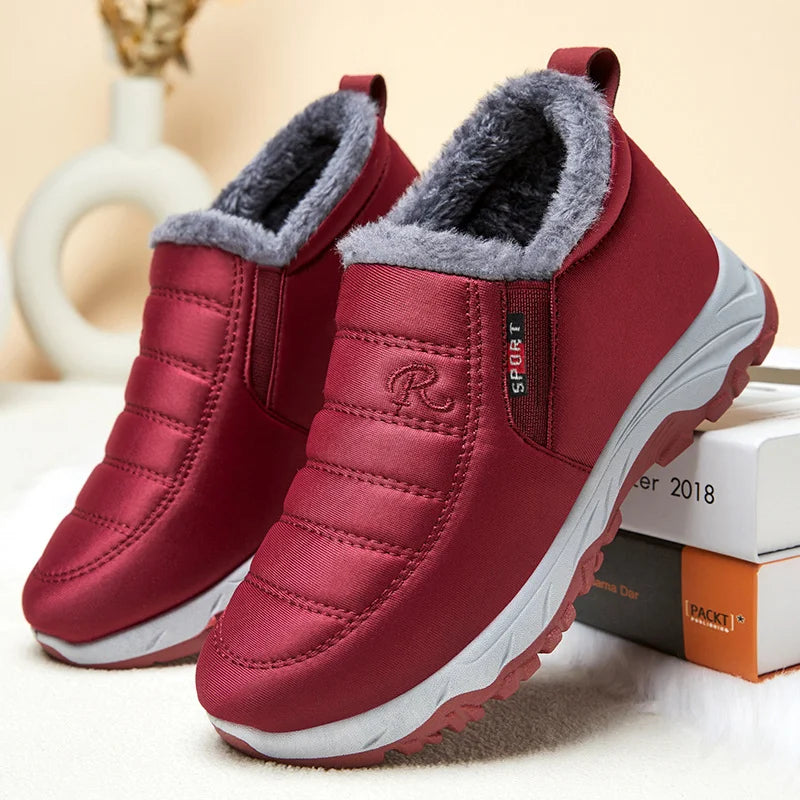 Studio Harvyn | Women –  Stylish Winter Slip-On Boots - Zip Enclosure