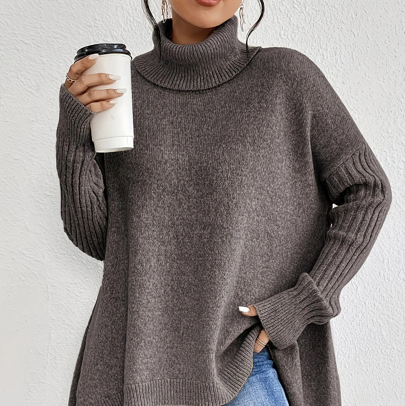 Studio Harvyn | Women - Relaxed Fit Turtleneck Sweater - Ribbed Cuffs