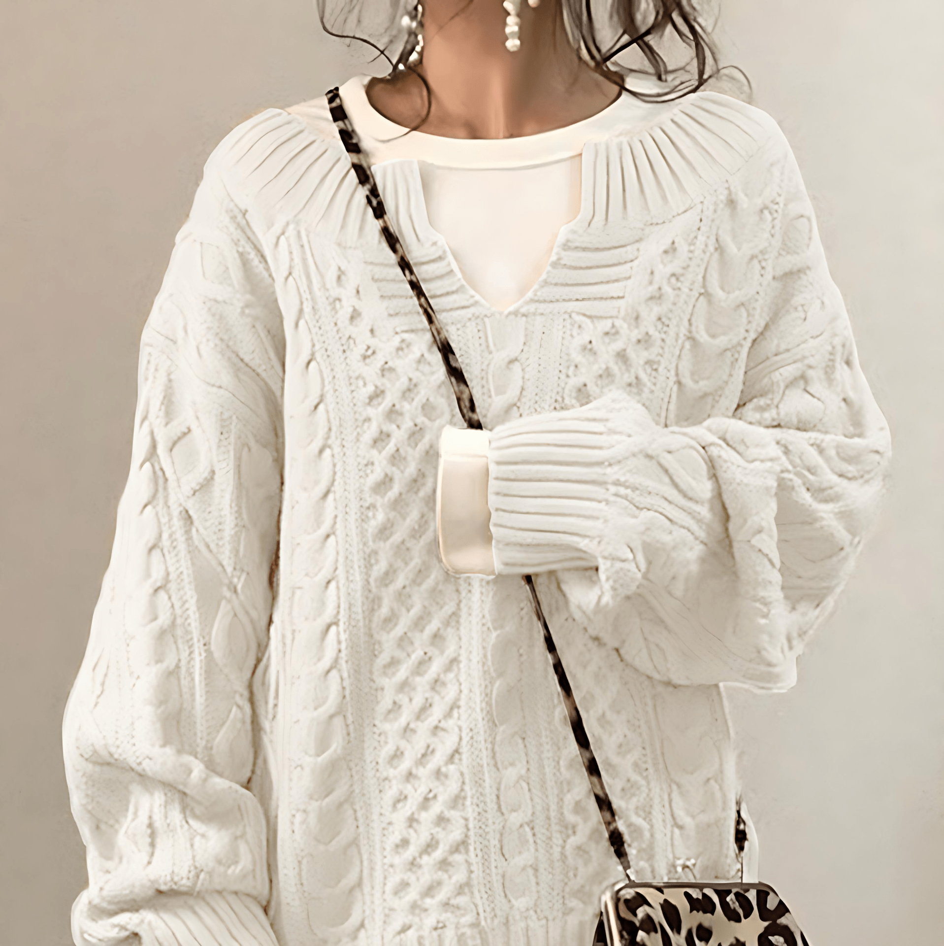 Studio Harvyn | Women - Cable Knit V-Neck Jumper - Oversized Comfort