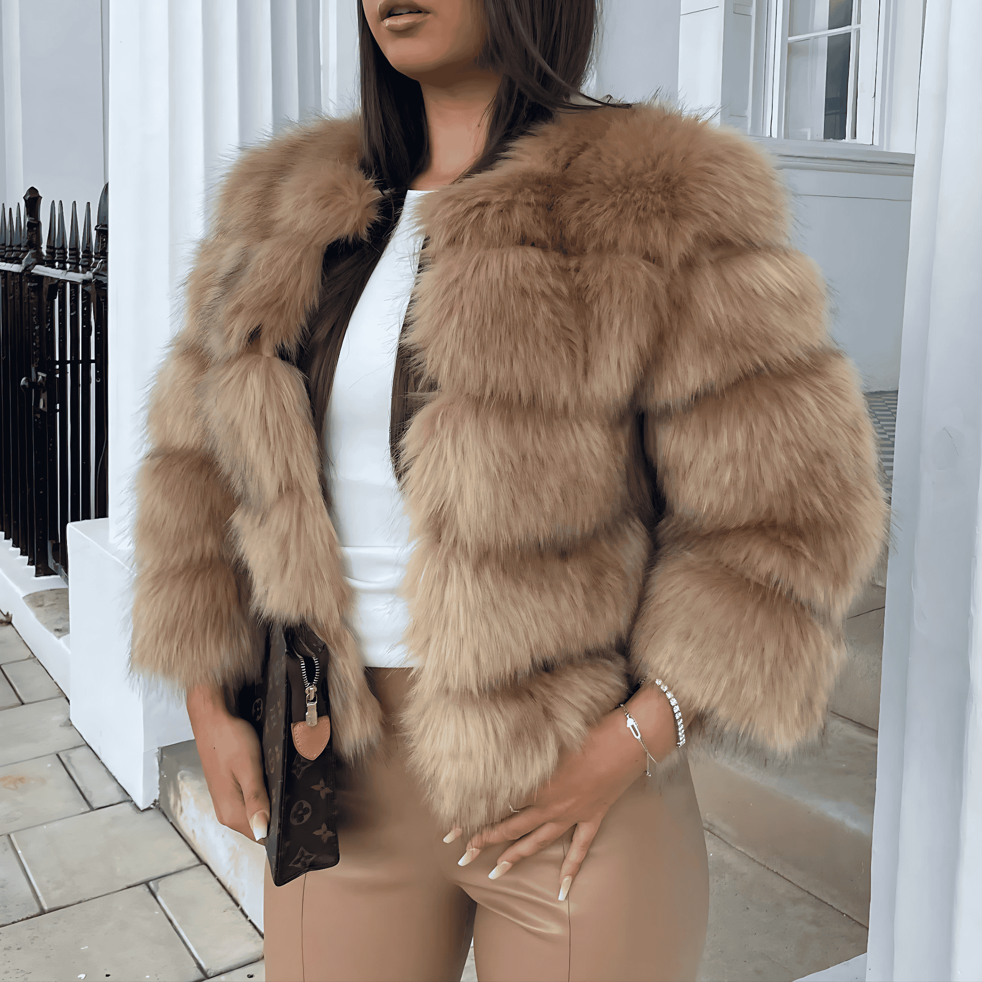 Studio Harvyn | Women - Elegant Faux Fur Jacket - Corftable Fit