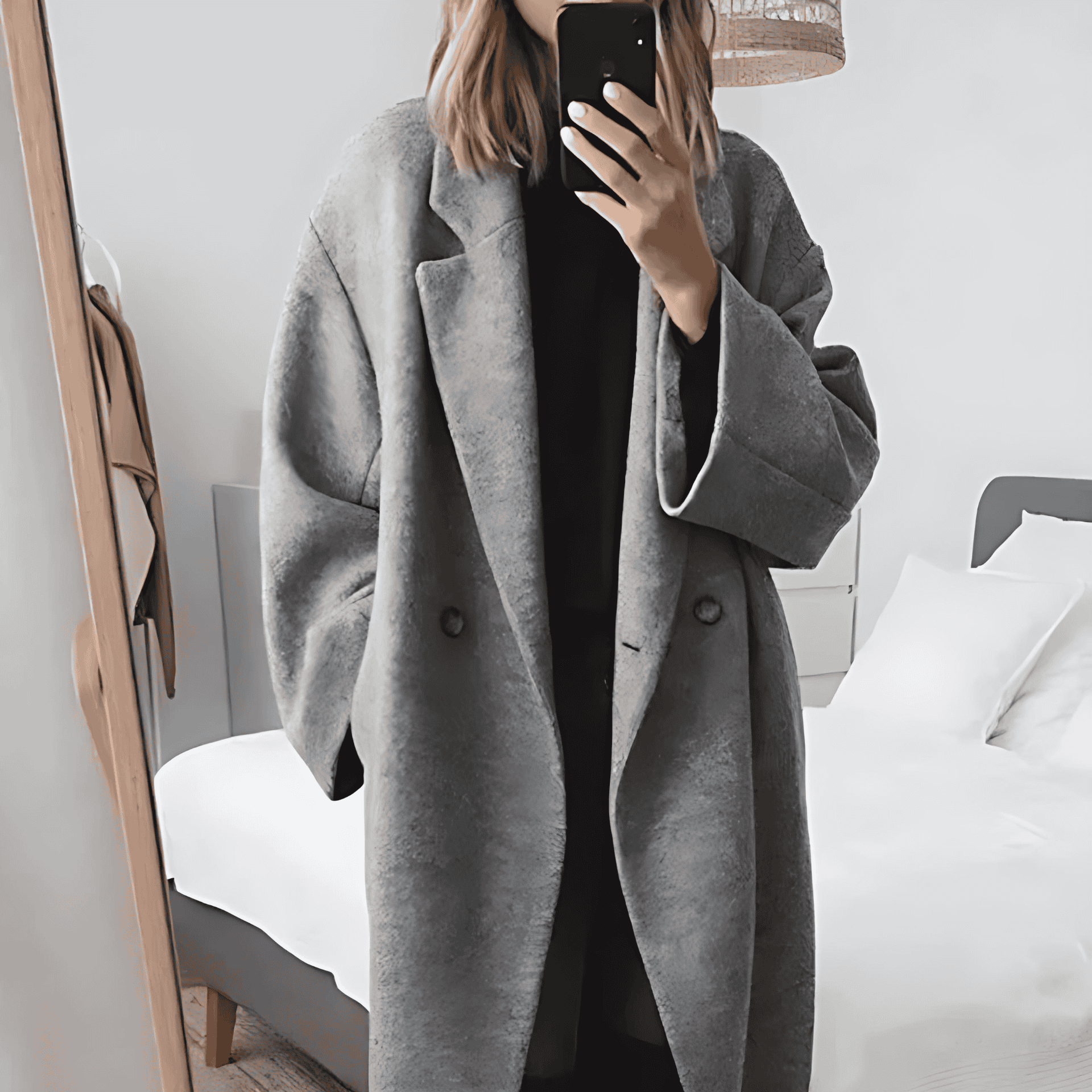 Studio Harvyn | Women - Notch Lapel Long Winter Coat - Single-Button Closure