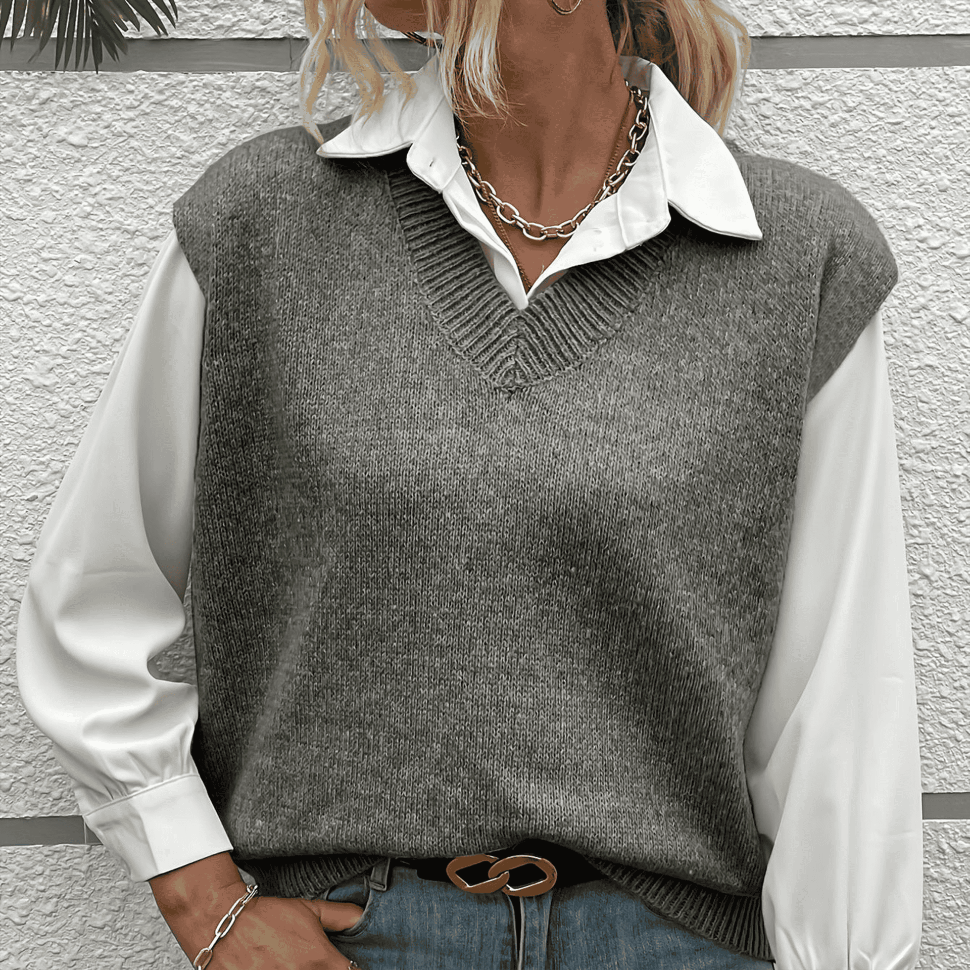 Studio Harvyn | Women - Ribbed V-Neck Jumper Vest - Relaxed Fit