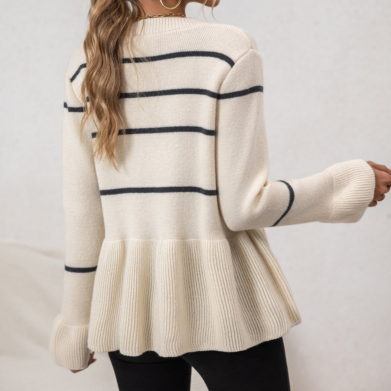 Studio Harvyn | Women - V-Neck Loose Fit Cardigan with Peplum Hem