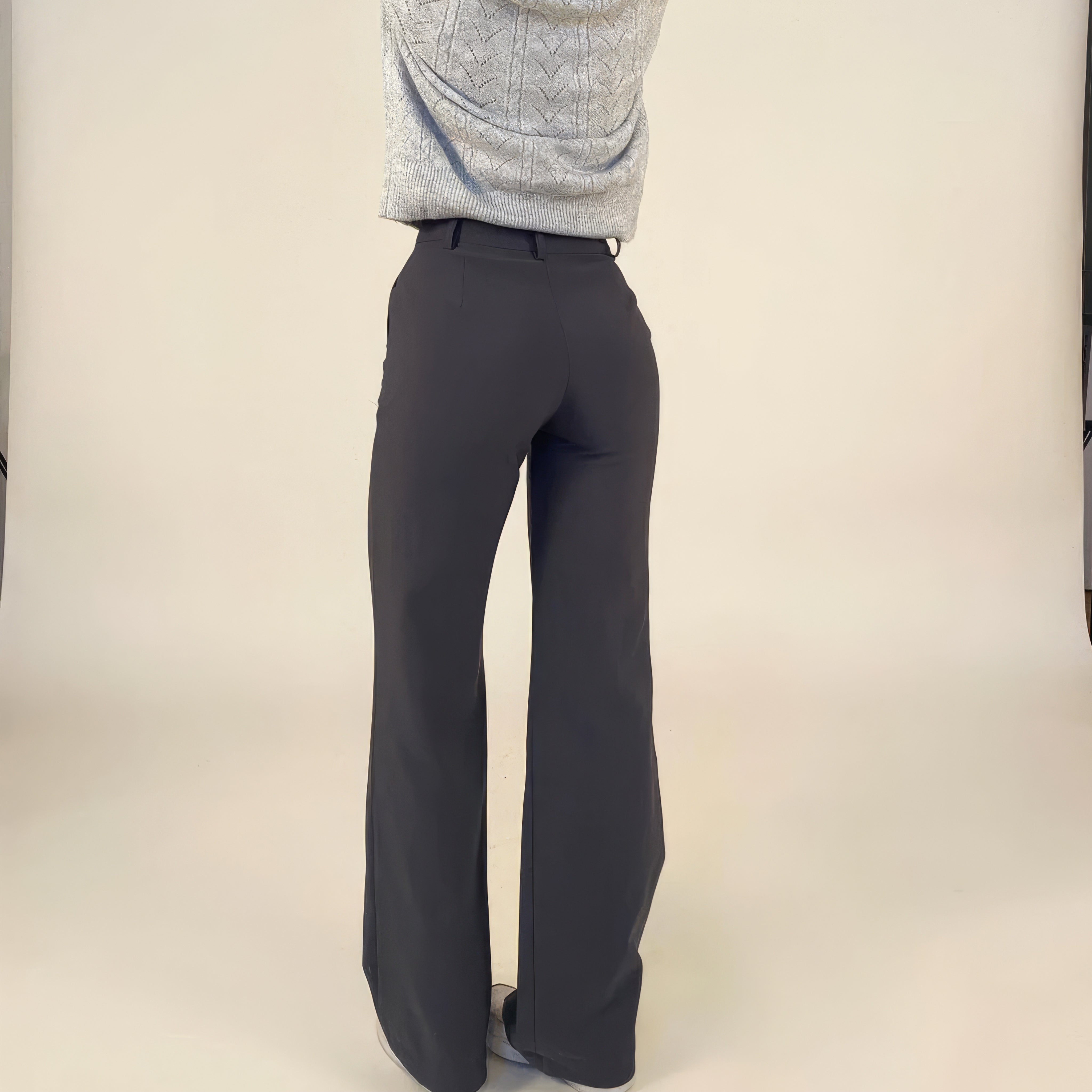 Studio Harvyn | Women - High-Waisted Straight Leg Trousers - Tailored