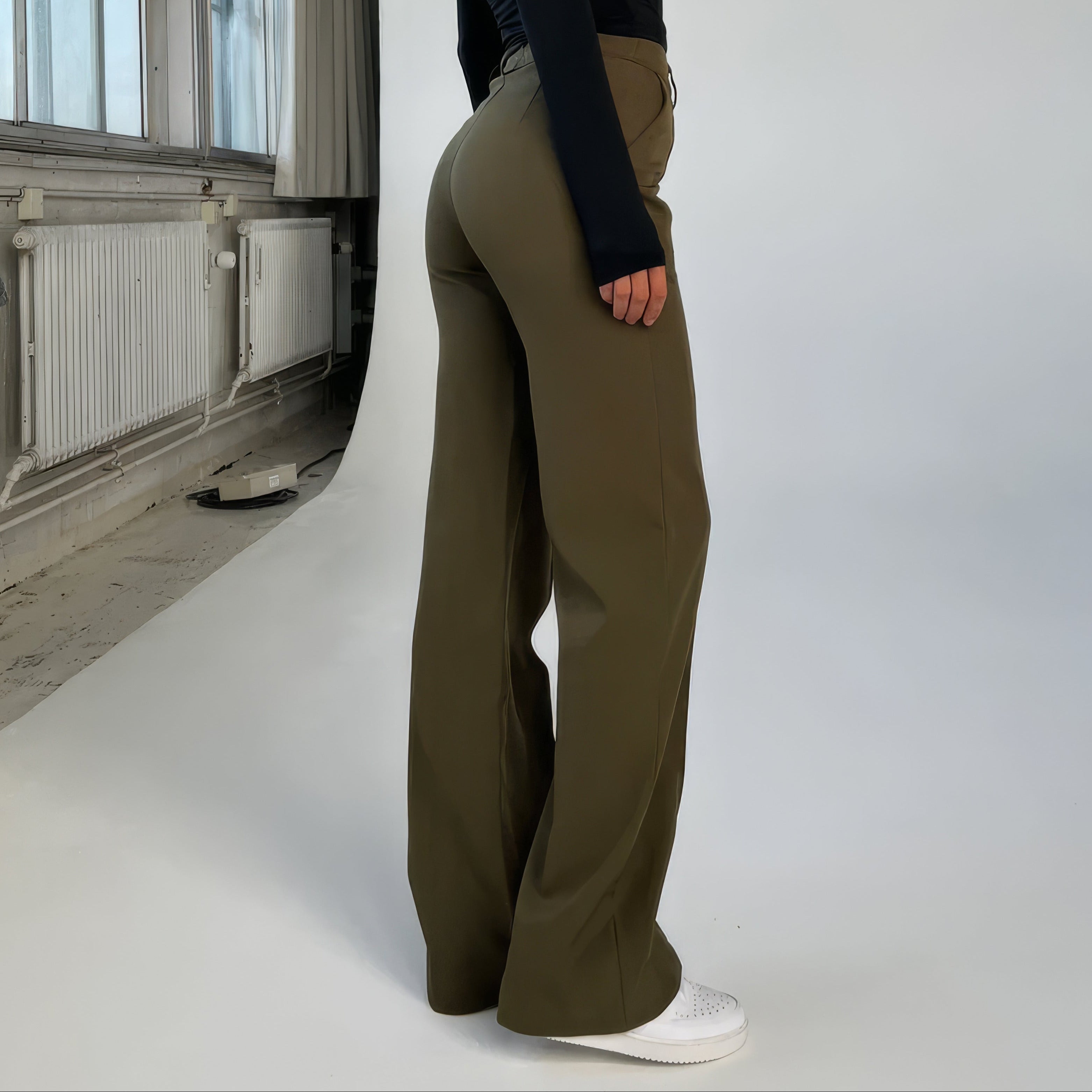 Studio Harvyn | Women - High-Waisted Straight Leg Trousers - Tailored