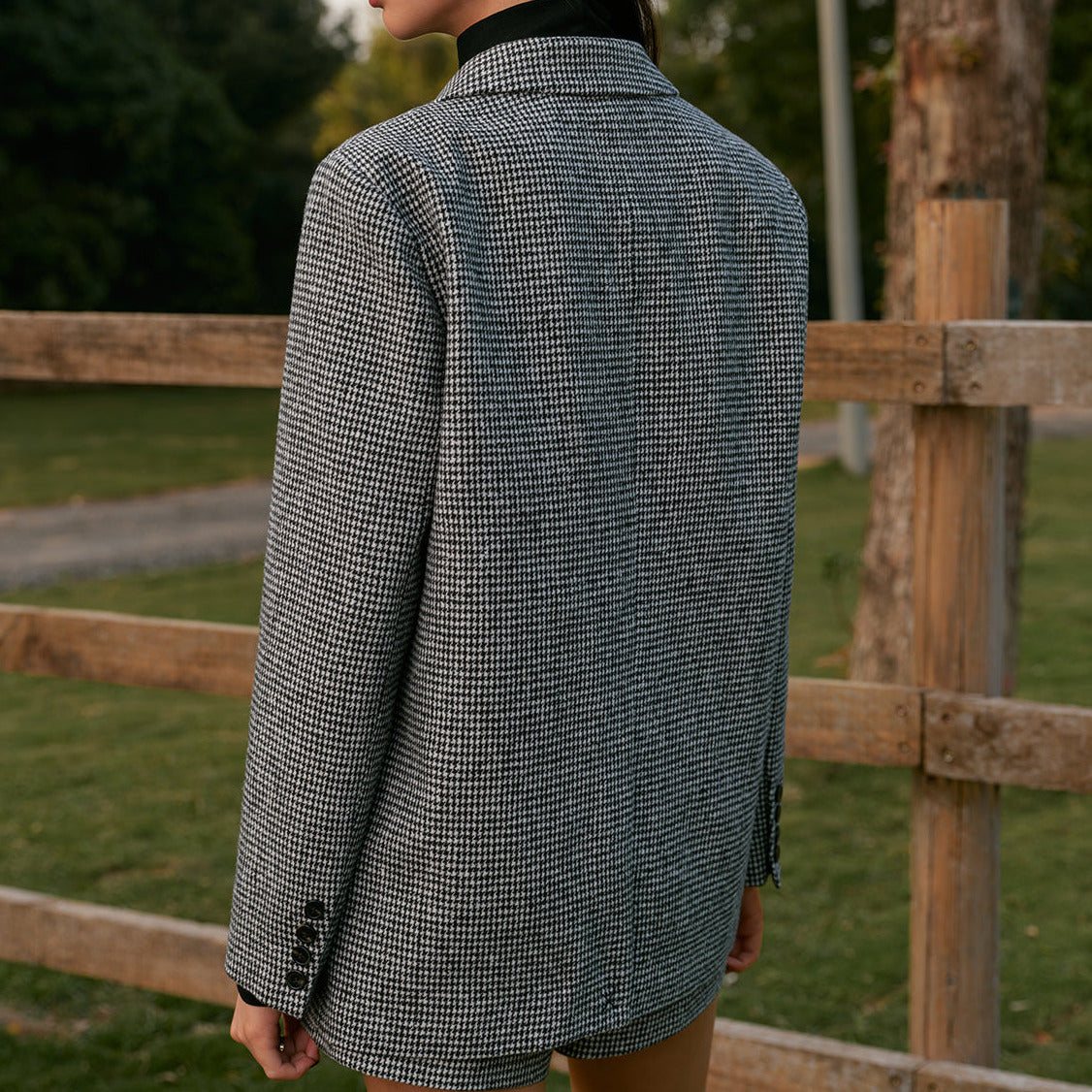 Studio Harvyn | Women - Double-Breasted Tweed Blazer - Houndstooth pattern