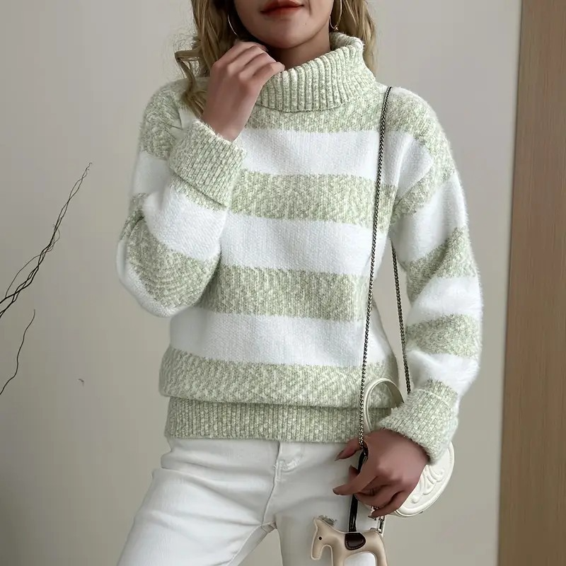 Studio Harvyn | Women - Turtleneck Pullover Sweatshirt - Plush Knit