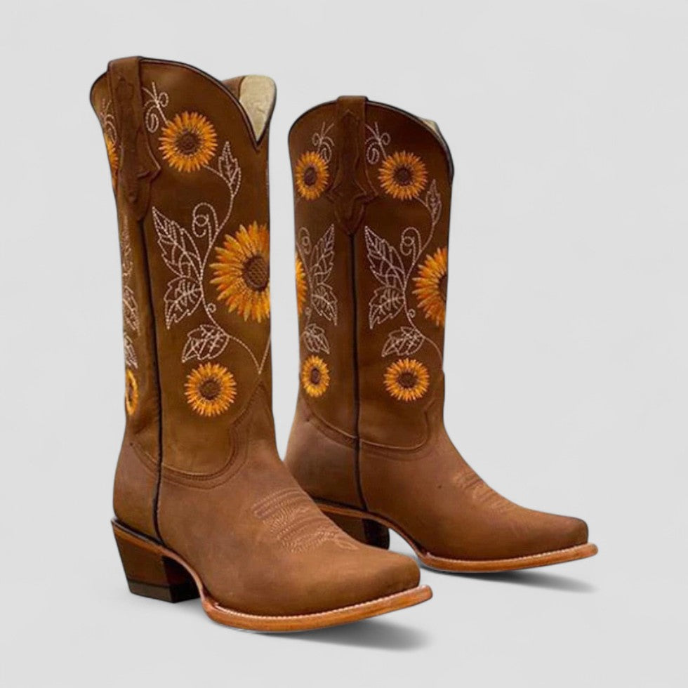 Studio Harvyn | Women - Cowboy Boots - Floral Embroidery Design