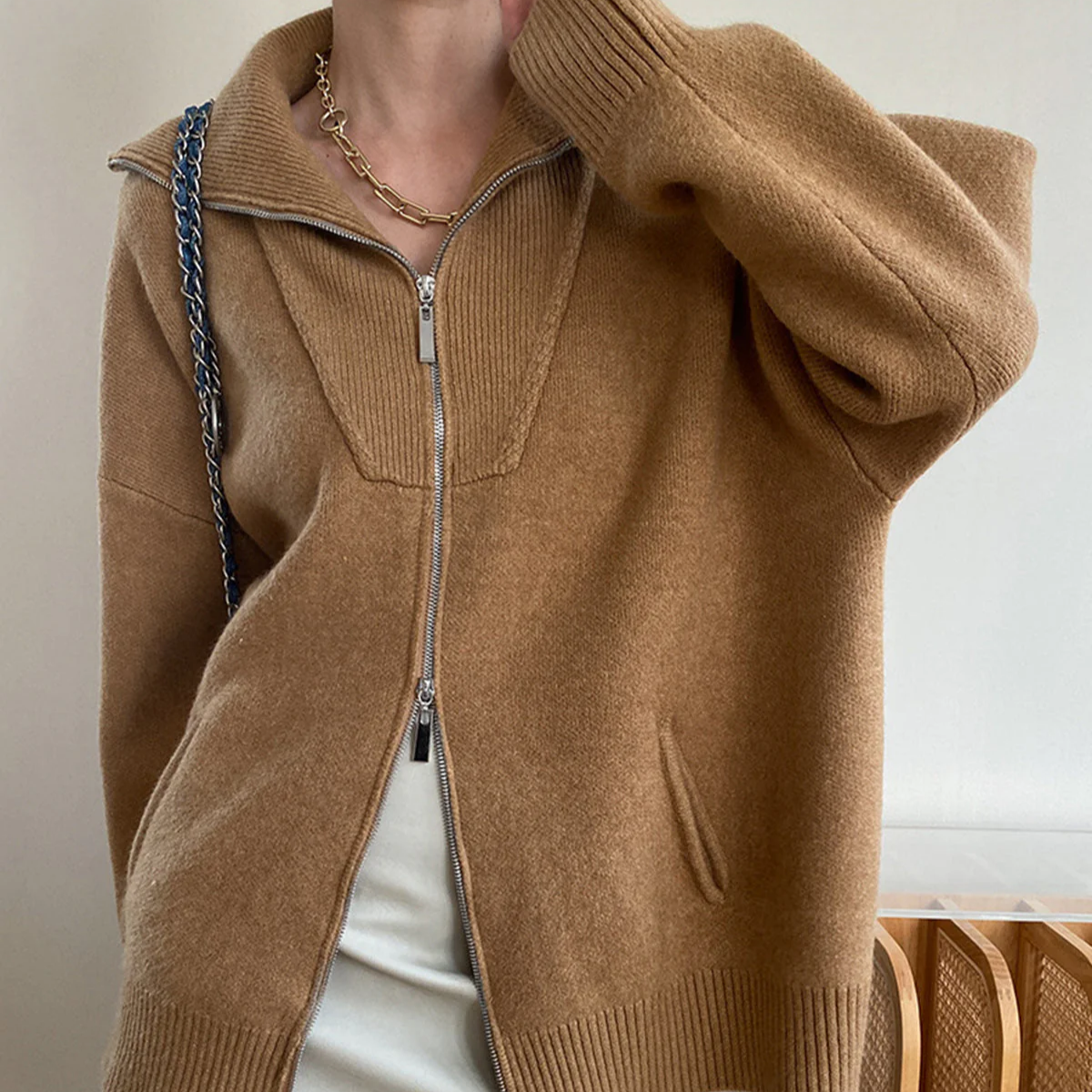 Studio Harvyn | Women – Oversized Wool Knit Cardigan - Zip Front