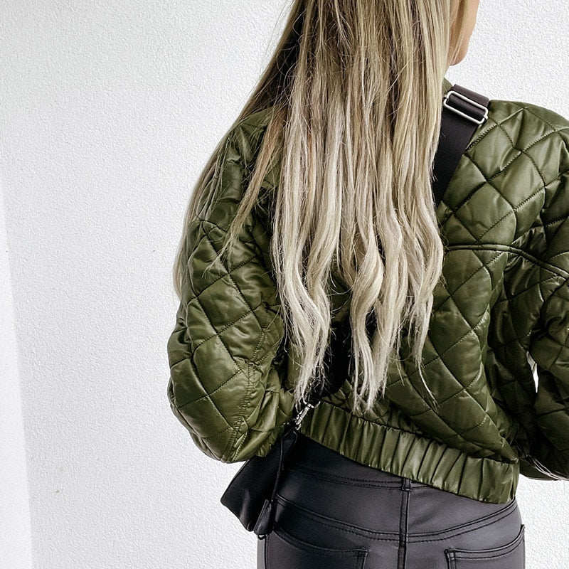 Studio Harvyn | Women – Cropped Quilted Bomber Jacket - Stylish & Cosy
