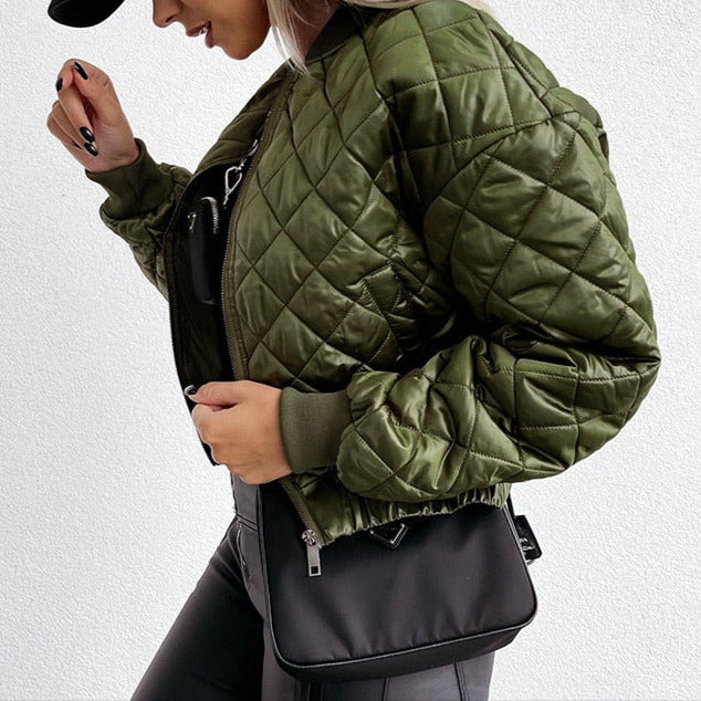 Studio Harvyn | Women – Cropped Quilted Bomber Jacket - Stylish & Cosy