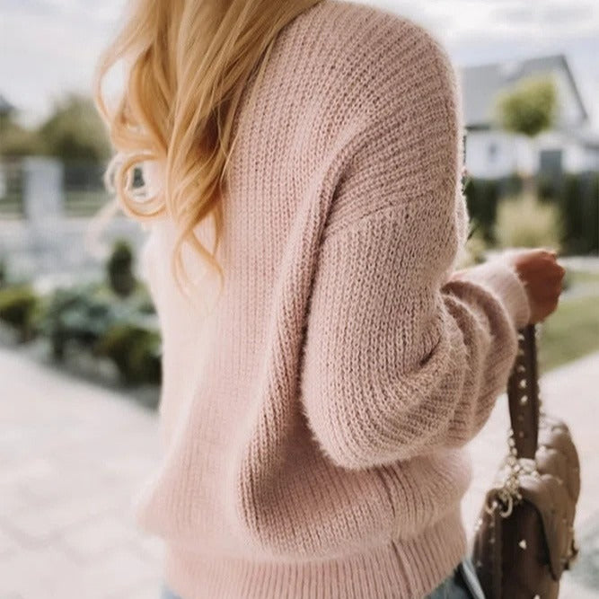 Studio Harvyn | Women – V-Neck Knit Top - Relaxed Fit